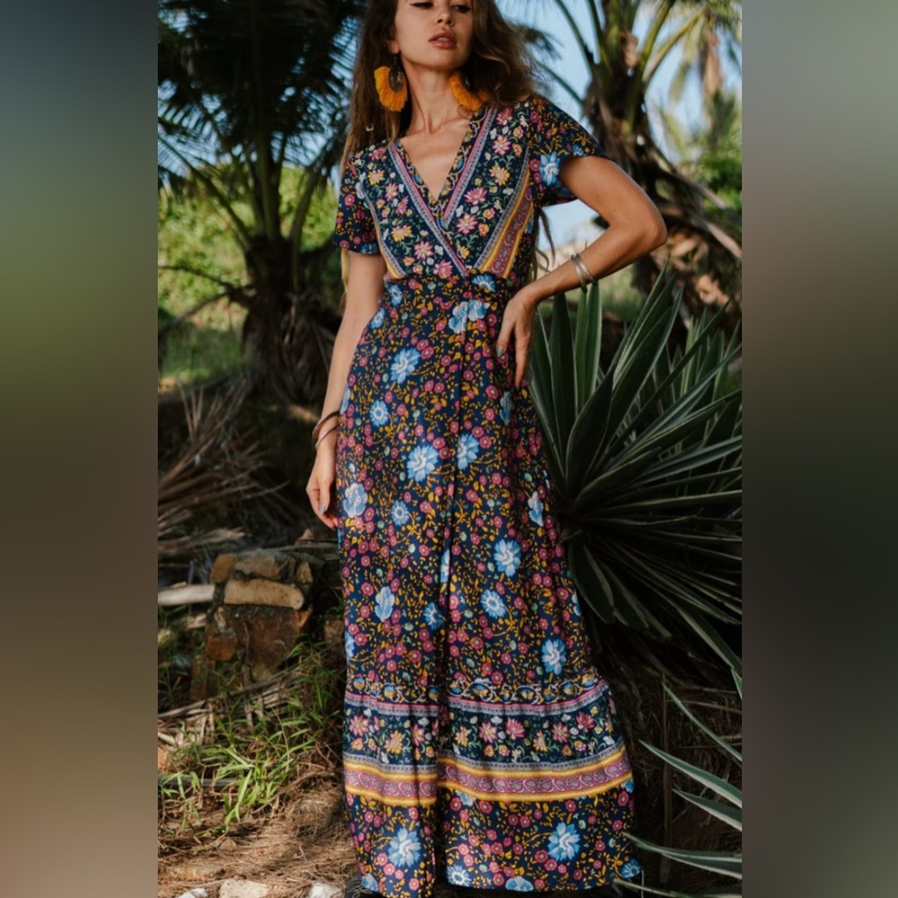 NWOT FLORAL WRAP V NECK DRESS………069